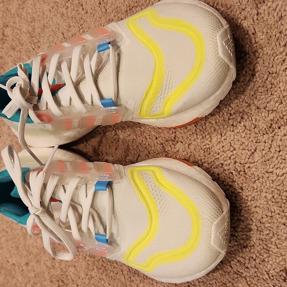 adidas Ultra Boost 22White Tint Turbo Mint Rush (Women's) - Picture 3 of 6
